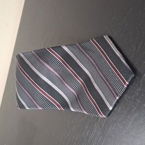 Bill Blass silk tie  56"x3.5"